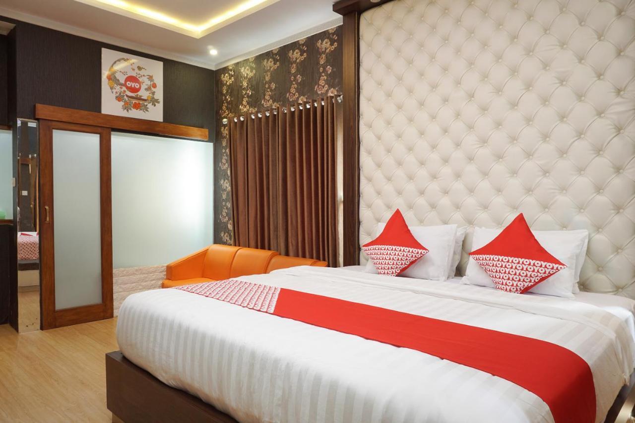 Super Oyo 444 Rafitha Homestay Baturetno Εξωτερικό φωτογραφία